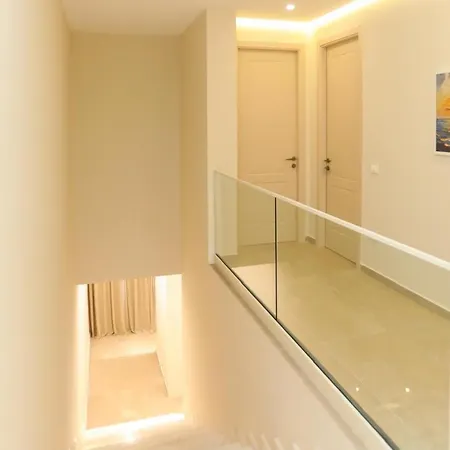 Elite Deluxe Villa, Coast Palasë