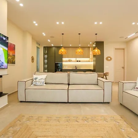 Elite Deluxe Villa, Coast * Palasë