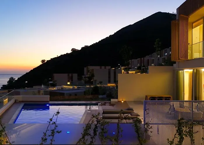 Elite Deluxe Villa, Coast 빌라 팔라서